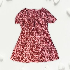 😍BOGO Tie front ditsy floral dress